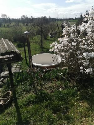 Badezuber mit Gartenblick und Magnolie!.jpg