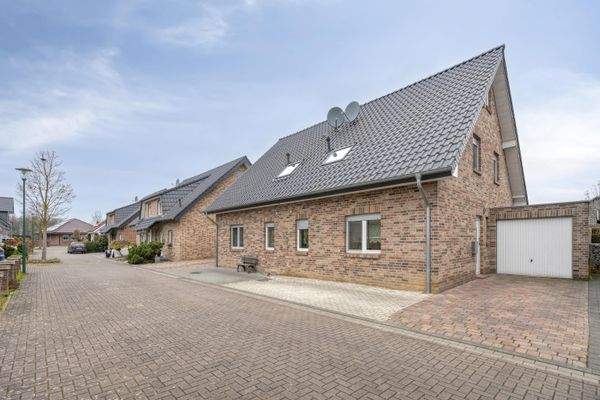 Außenansicht Garage Stellplatz