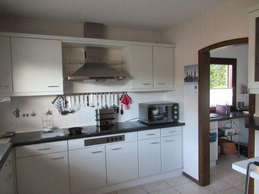 geräumige Küche 