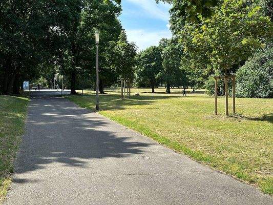 NAHERHOLUNG AM LUITPOLDHAIN 