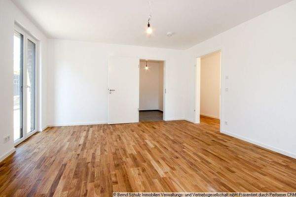 11 Schlafzimmer mit Blick zum Bad