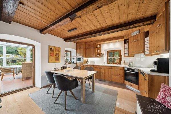 Esszimmer und Küche 