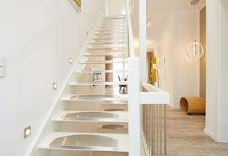 Beispiel Eingangsbereich mit gerader Treppe 