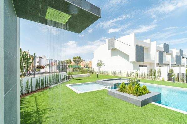 Stylish Flats Close to Amenities in Torrevieja Los Altos