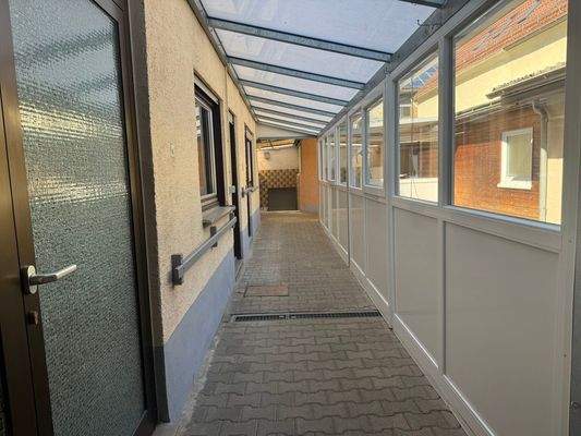 Überdachter Durchgang