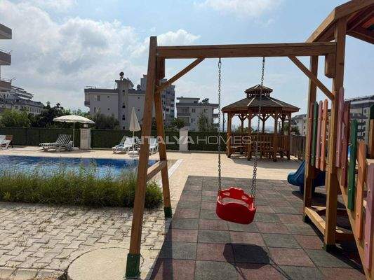 Apartment with Sea View and Social Features in Payallar