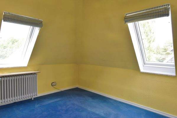 Durchgangszimmer /Ankleidezimmer OG