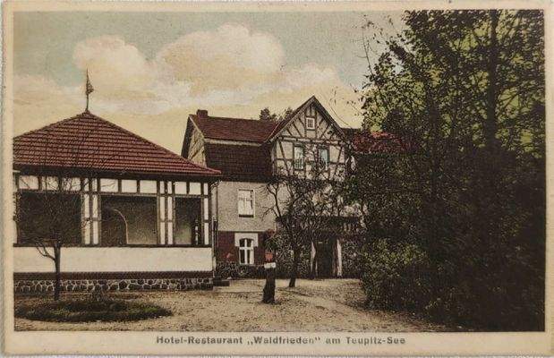 Saal und Wohnhaus in den 1920ern.jpg