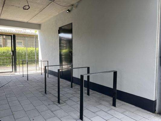 überdachte Fahrradstellplätze