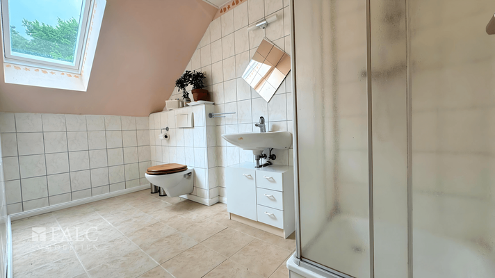 Badezimmer im Obergeschoss 