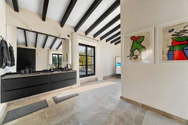 Impressive rustic finca for sale in the heart of Mallorca.