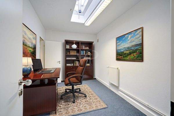 Büro 3 digital möbliert