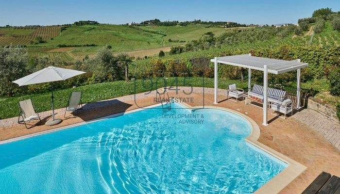 Toskanischer "Casale" auf den Hügeln zwischen Lucca und Florenz - Toskana