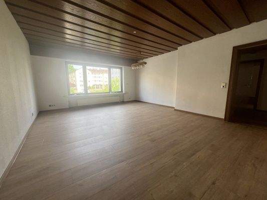 Haus-Gießen-Marburger-Straße-30-50120-001-WE01-Zim