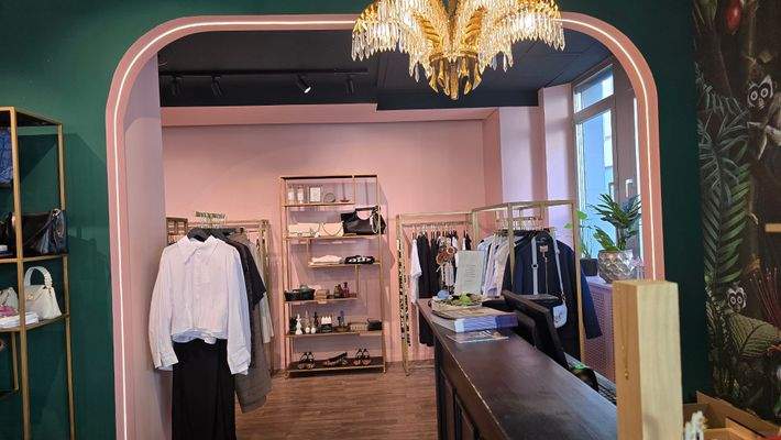 Boutique im EG