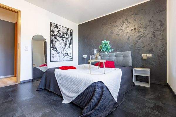 Besonders geräumiges Schlafzimmer