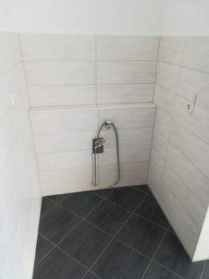 Straßburger EG links Bad._4.jpg