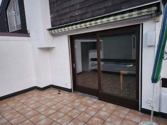 Freisitz Zugang zu Wohnzimmer Esszimmer.jpg