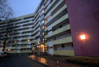 Hausansicht und Hauseingang