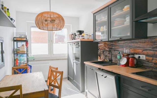 Küche mit Esstisch für 4 Personen