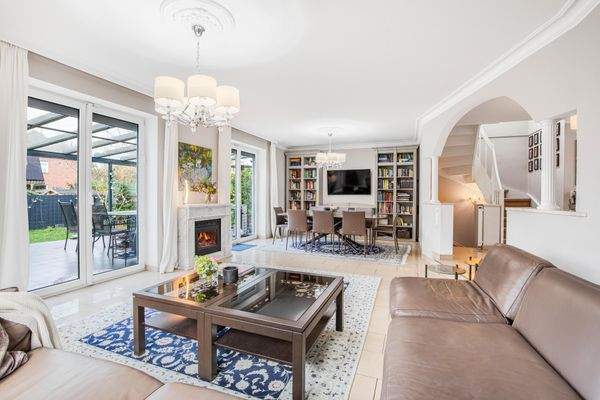 Erdgeschoss: Sehr schöner und lichtdurchfluteter Wohn-Essbereich