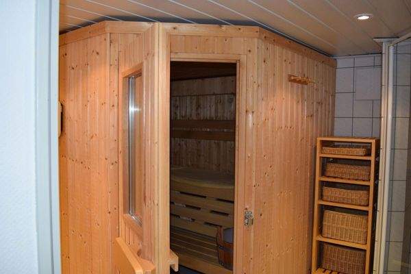 UG: Sauna & Dusche 