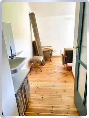 Zi. mit Waschgelegenheit