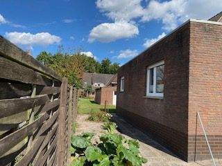 Rückseite Einliegerwohnung/Garagen