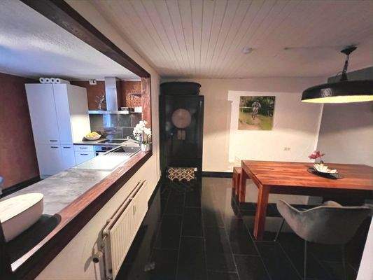 Küche u. Essbereich