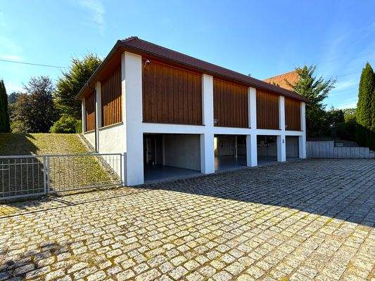 Seitenansicht Vierfachgarage 