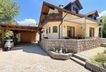 Villa mit Garage