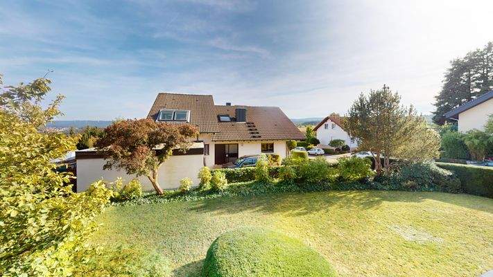 Hochw. 1FH, EG Balkon Garten