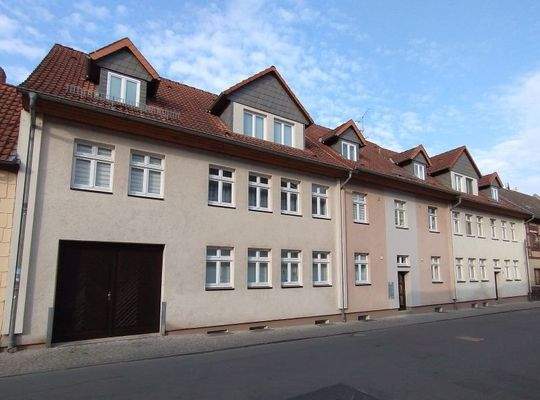 Wohnhaus Vorderseite mit Zufahrt Straßenansicht!