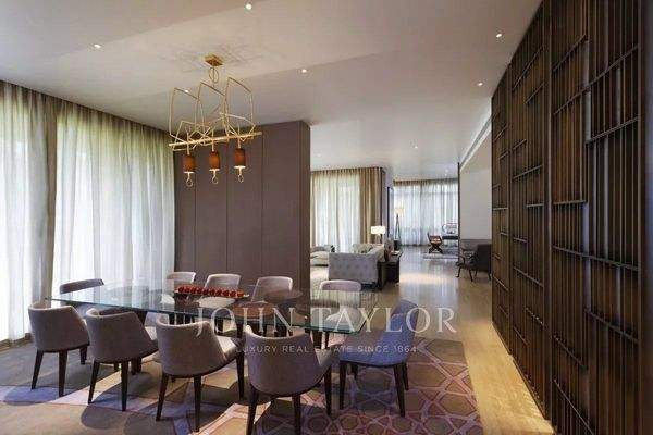 Dining room Wooden floor