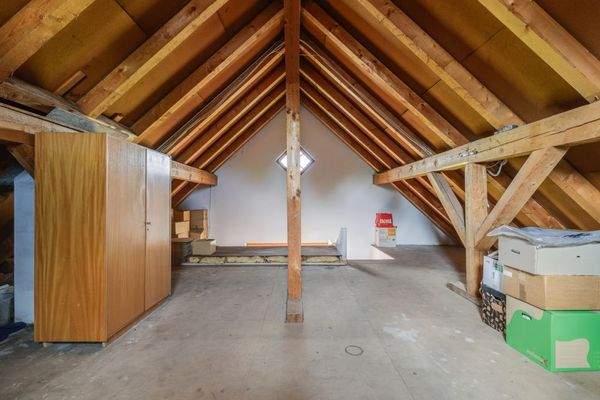 Ausbaubarer Dachboden