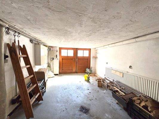 Garage mit Zugang zum Haus