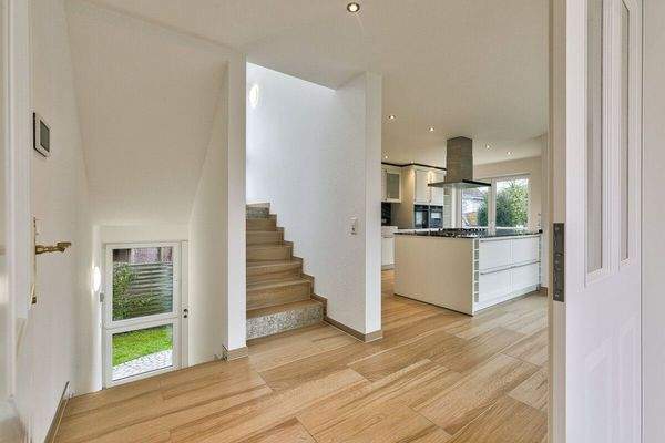 Großzügiger offener Flur