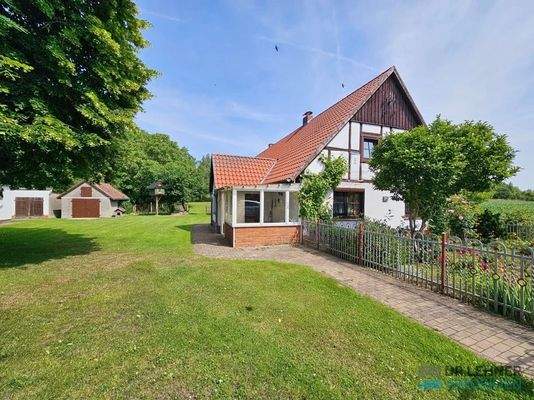 Giebelseite mit Hauseingang