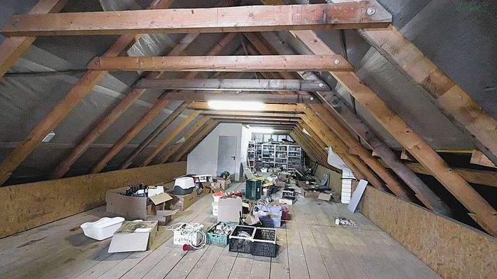 Halle 1 Dachboden- Lagerfläche