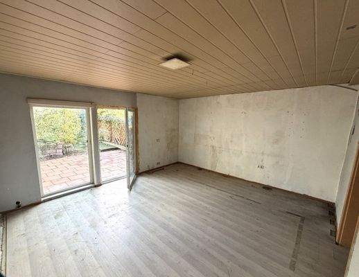 16-Hobbyraum im Innnenhof zum Garten .JPG