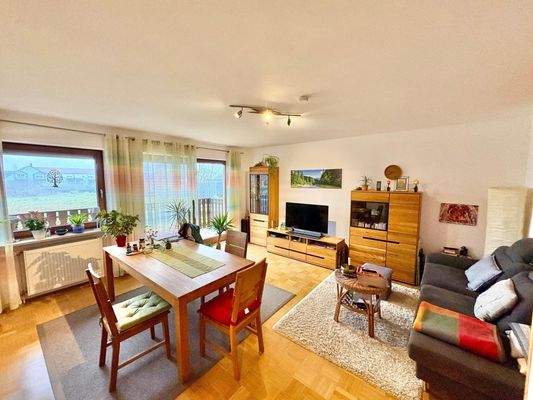 gemütlicher Wohn- und Essbereich