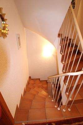 EG Treppe zum Keller.JPG