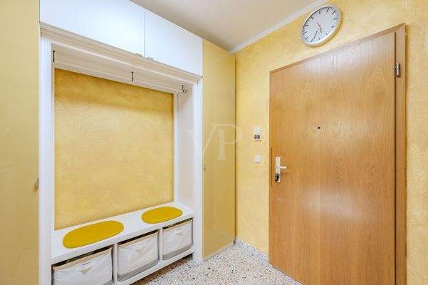 Eingangsbereich mit Gargerobe