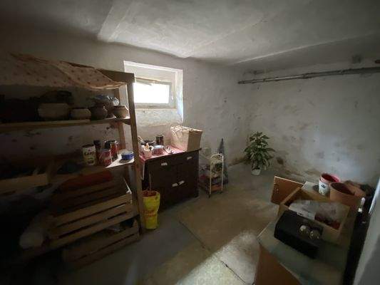 Kellerraum mit Öllager