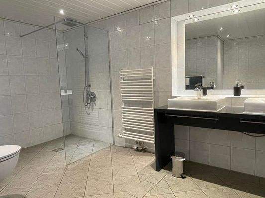 14 - MoinMoin Bad.jpg