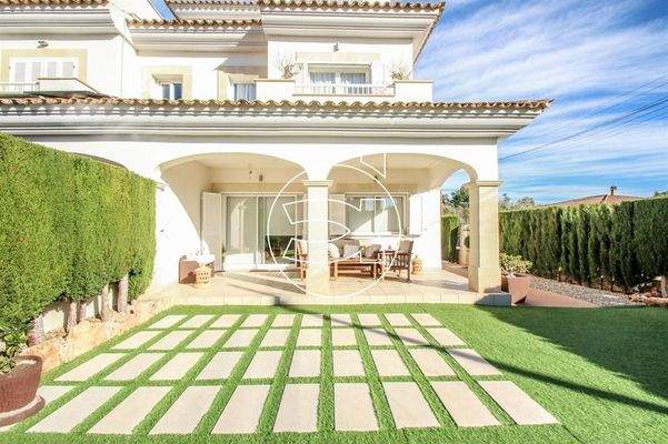 Moderne Doppelhaushälfte