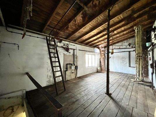 Dachboden bzw. Lager (3)