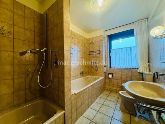 Badezimmer Ansicht 1