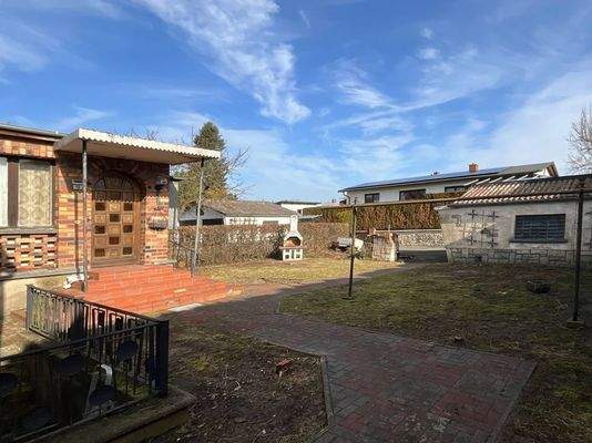 Sonniges Grundstück mit Grillecke