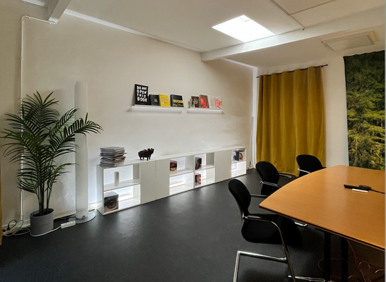 Lions Cage Meetingraum (4er)